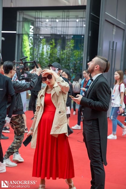 Red Carpet Trends: How Award Show Fashion Drives US Retail Sales