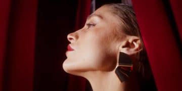 Red Carpet Beauty Secrets: Celebrity Makeup Artists' Insider Tips - Cover Image