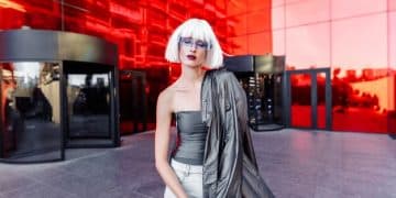 Red Carpet Fashion and Social Media: How Instagram Changed Celebrity Style - Cover Image